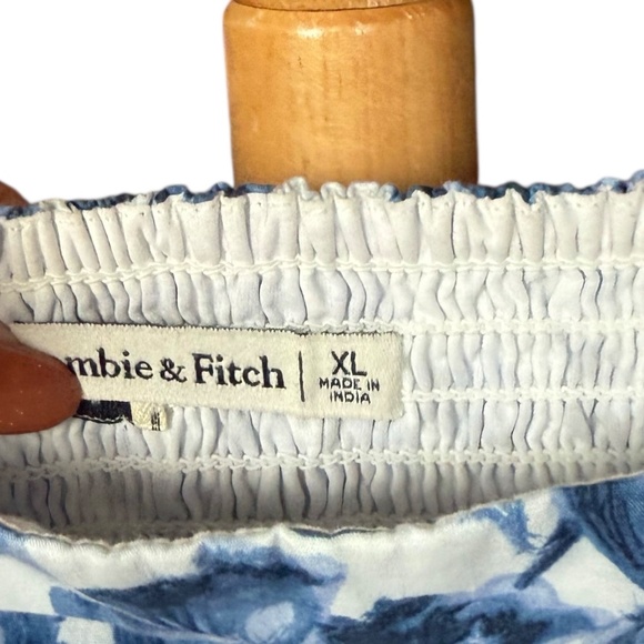 Abercrombie & Fitch Blue and White Floral Puff Sleeve Crop Top Sz XL - Picture 5 of 6